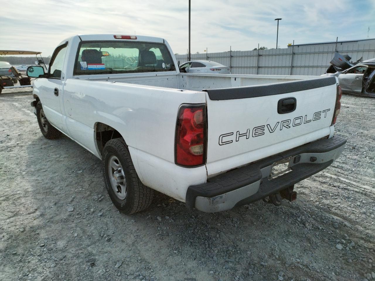 Фото 3 с аукциона – 2004 CHEVROLET SILVERADO с VIN 1GCEC14T64E216449