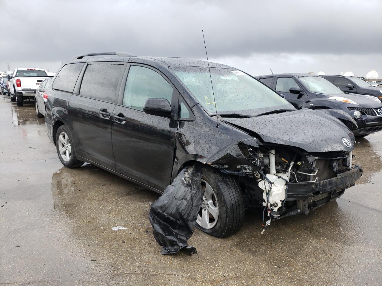 TOYOTA SIENNA LE 2014 with VIN 5TDKK3DC8ES413636 - Photo from auction