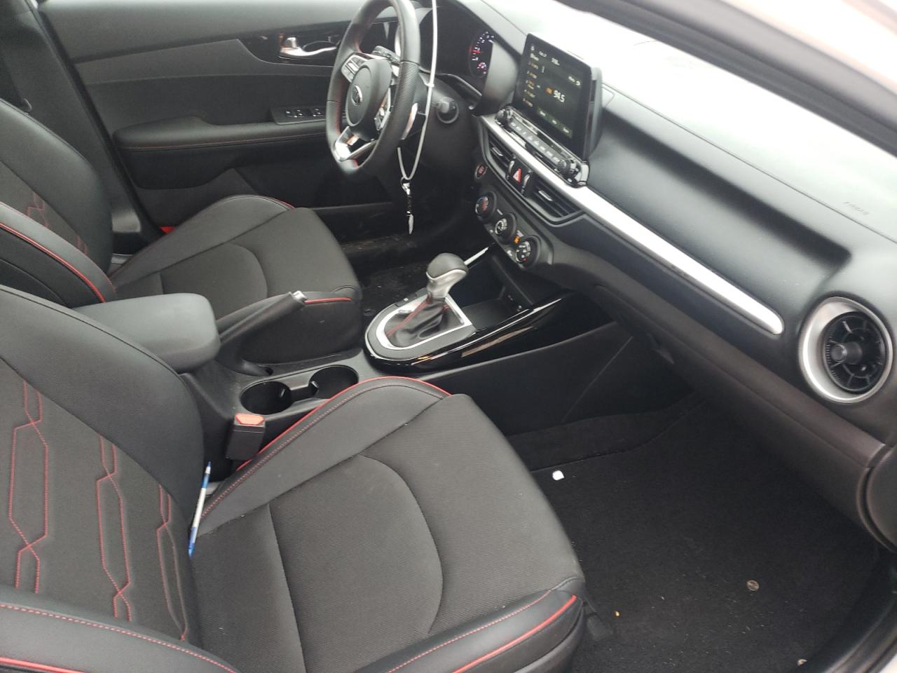 Photo 5 from auction – 2021 KIA FORTE GT with VIN 3KPF44AC8ME361195