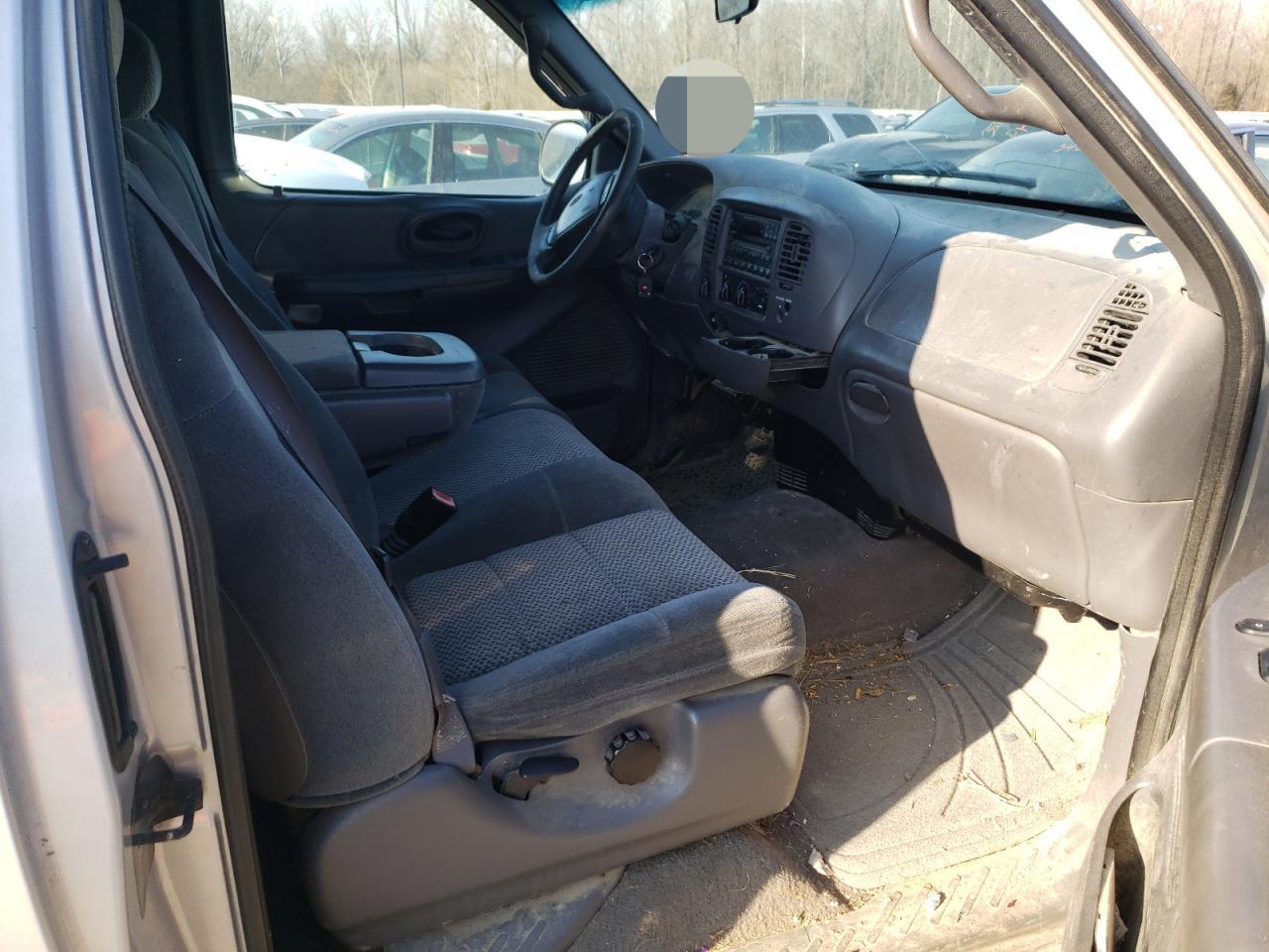 Photo 5 from auction – 2001 FORD F150 with VIN 1FTRX18L31NB87777