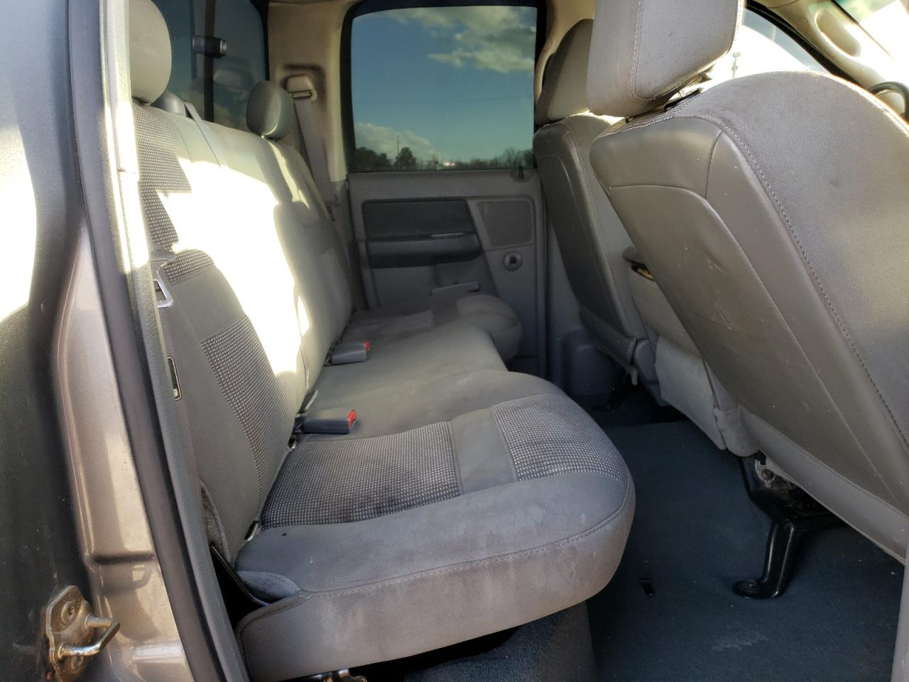 Photo 6 from auction – 2007 DODGE RAM 1500 S with VIN 1D7HU18P07J538612