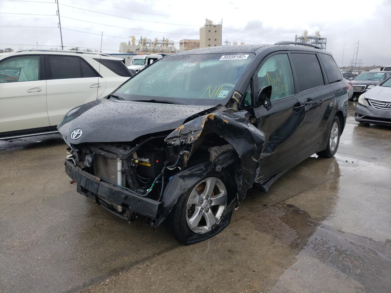 Photo 2 from auction – 2014 TOYOTA SIENNA LE with VIN 5TDKK3DC8ES413636