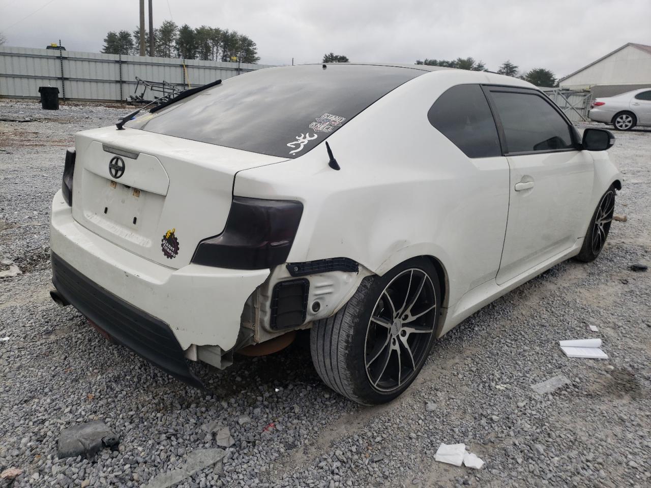 Photo 4 from auction – 2016 TOYOTA SCION TC with VIN JTKJF5C70GJ023672
