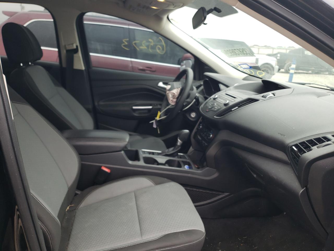 Photo 5 from auction – 2017 FORD ESCAPE SE with VIN 1FMCU9GD7HUB34082