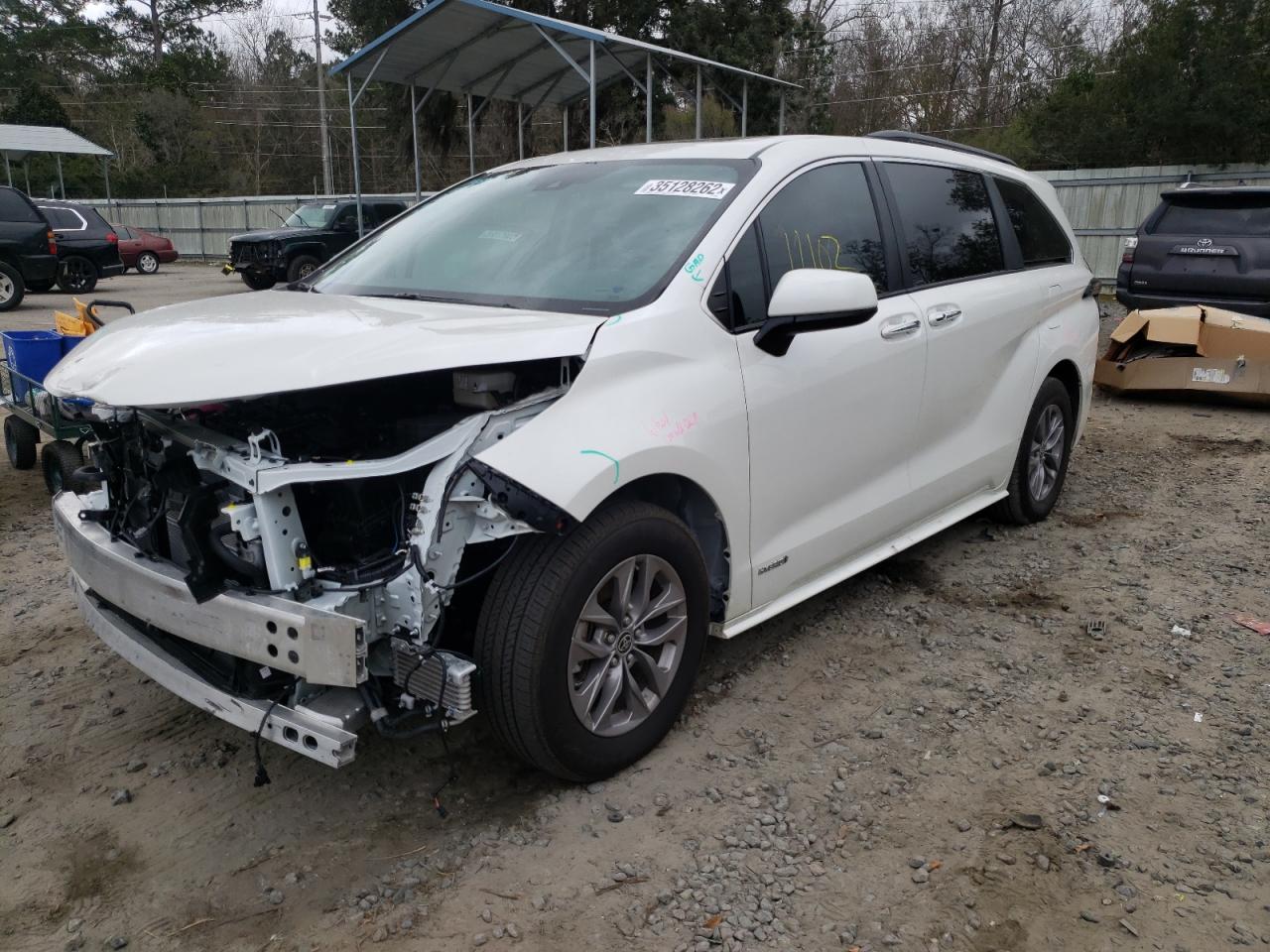 Photo 2 from auction – 2021 TOYOTA SIENNA XLE with VIN 5TDYRKEC7MS059072
