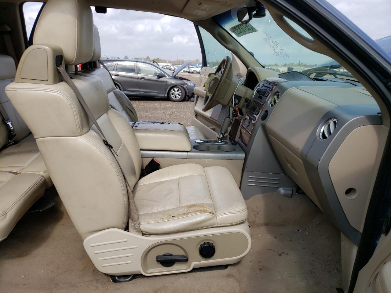 Photo 5 from auction – 2004 FORD F150 with VIN 1FTPX14564NA28156