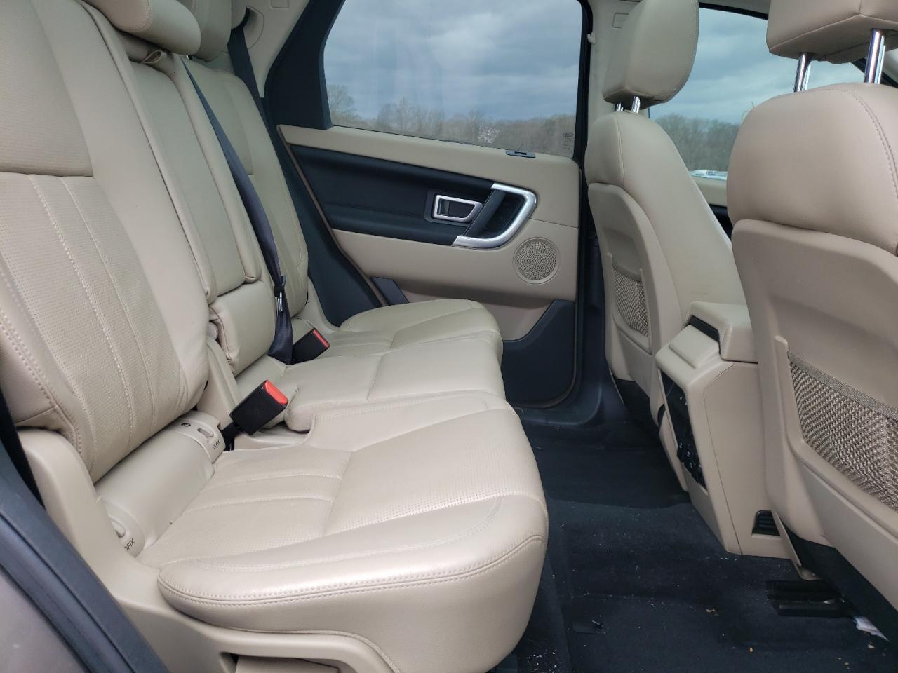 Photo 6 from auction – 2016 LAND ROVER DISCOVERY with VIN SALCR2BG4GH579104