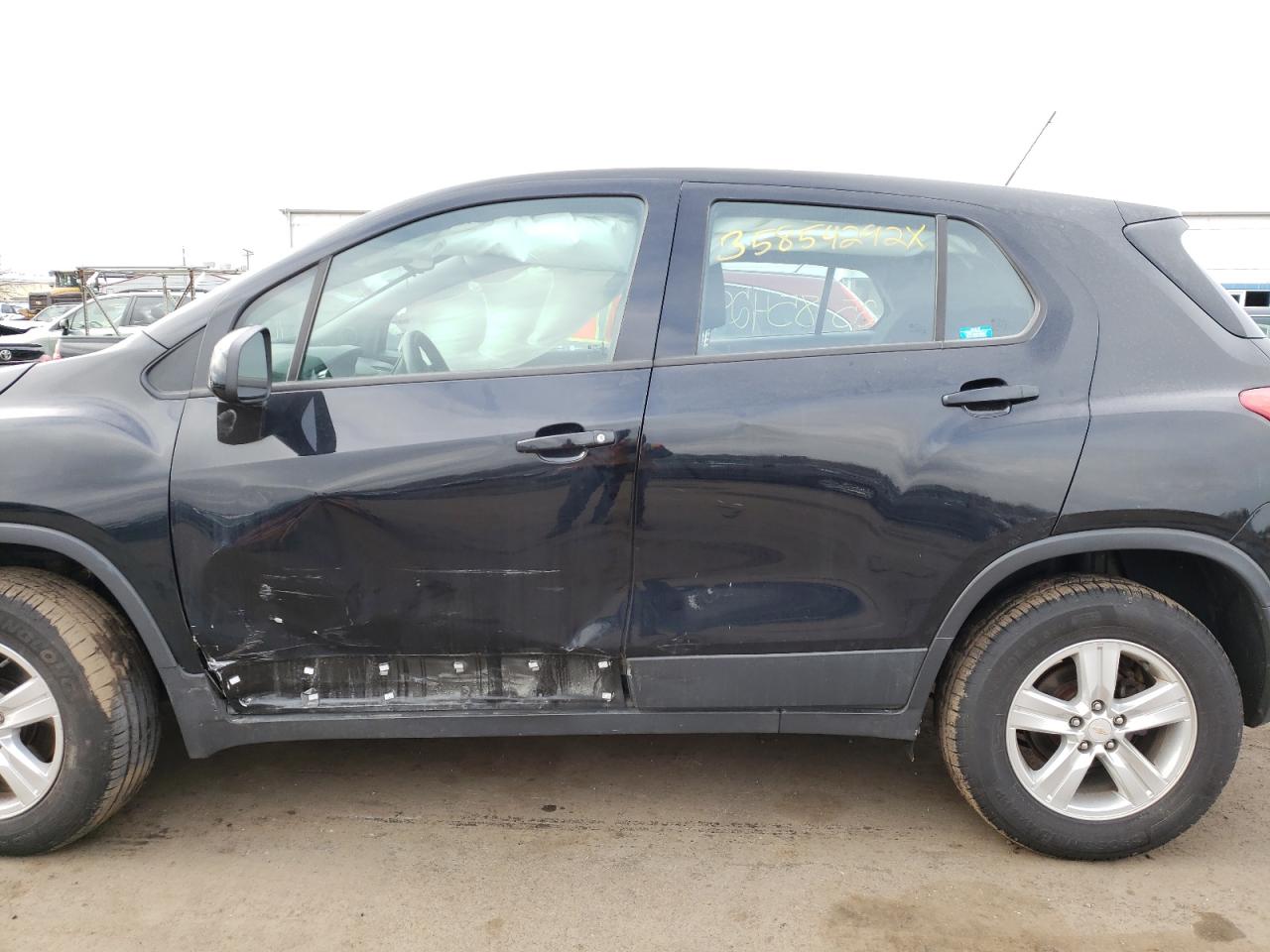 Photo 9 from auction – 2017 CHEVROLET TRAX LS with VIN 3GNCJNSB9HL184317