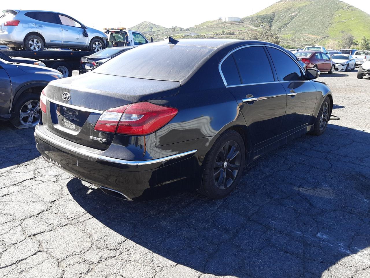 Photo 4 from auction – 2012 HYUNDAI GENESIS 3. with VIN KMHGC4DD7CU192083