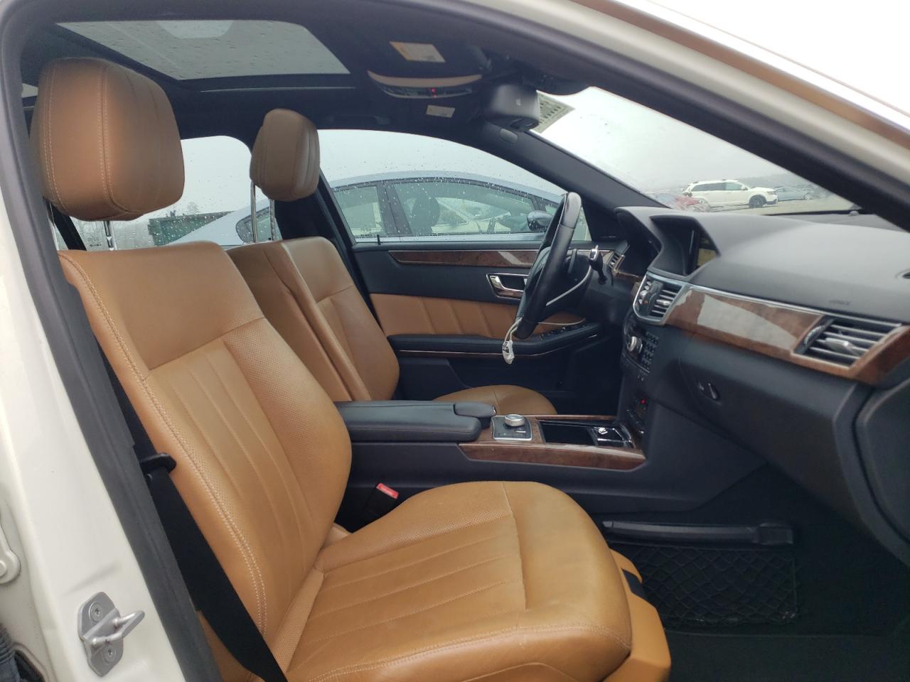 Photo 5 from auction – 2011 MERCEDES-BENZ E with VIN WDDHF7CB4BA322103