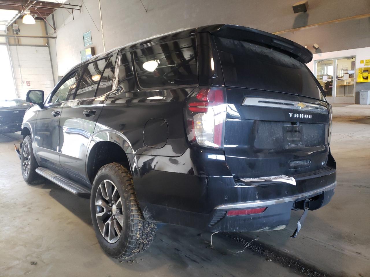 Photo 3 from auction – 2021 CHEVROLET TAHOE C150 with VIN 1GNSCNKD0MR106969