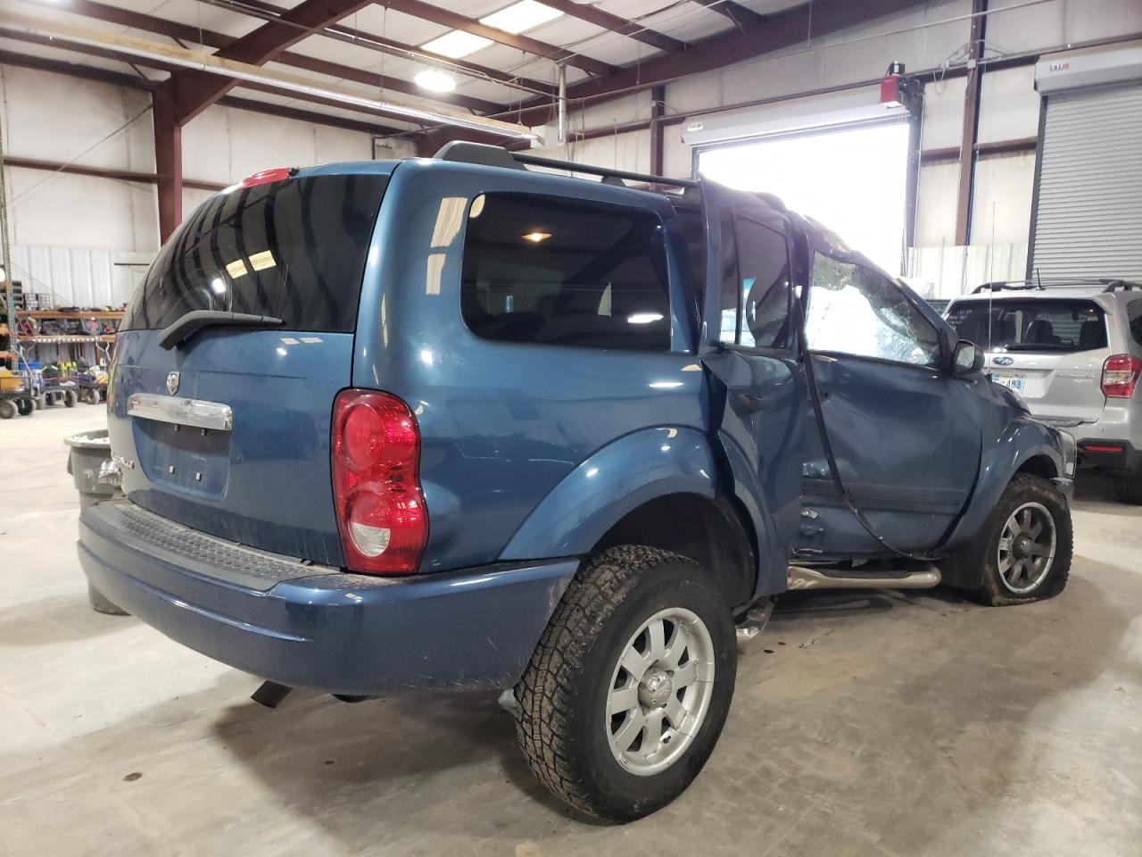 Photo 4 from auction – 2005 DODGE DURANGO SL with VIN 1D4HB48N05F530321