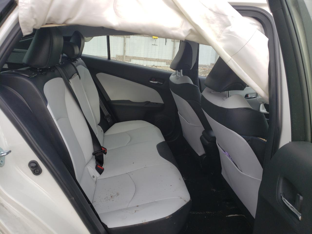 Photo 6 from auction – 2017 TOYOTA PRIUS with VIN JTDKARFU2H3039025