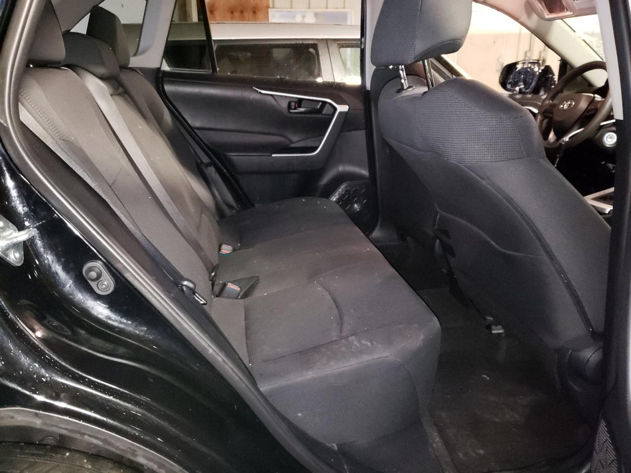 Photo 6 from auction – 2021 TOYOTA RAV4 LE with VIN 2T3F1RFV2MC191972