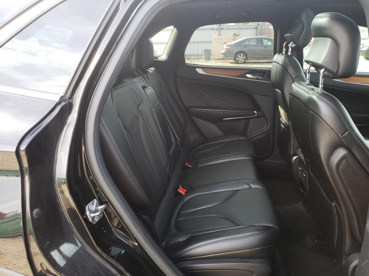 Photo 6 from auction – 2016 LINCOLN MKC RESERV with VIN 5LMCJ3D98GUJ15400