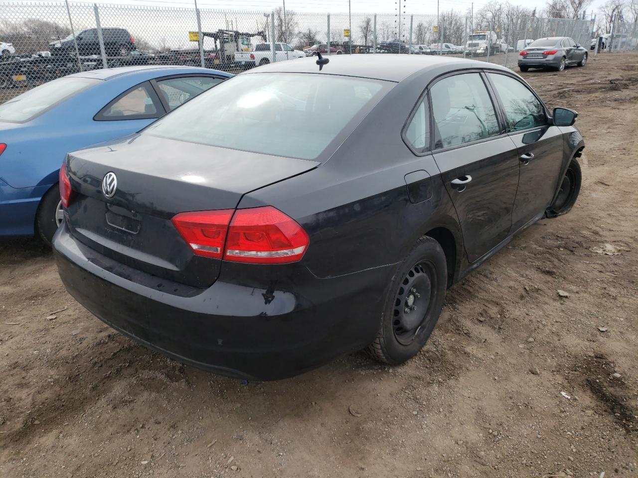 Photo 4 from auction – 2014 VOLKSWAGEN PASSAT S with VIN 1VWAT7A30EC070713