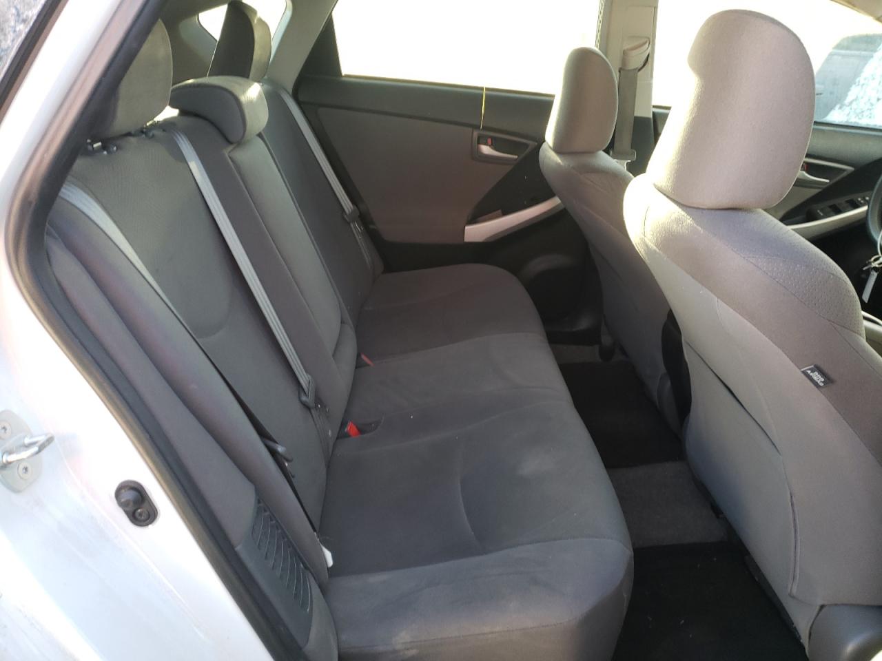 Photo 6 from auction – 2013 TOYOTA PRIUS with VIN JTDKN3DU1D0346198