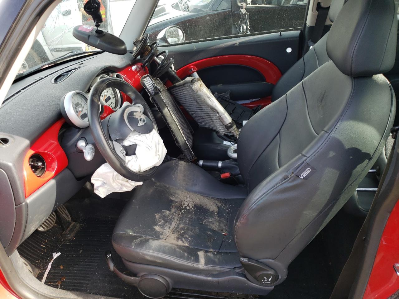 Photo 5 from auction – 2006 MINI COOPER S with VIN WMWRE33546TJ40090
