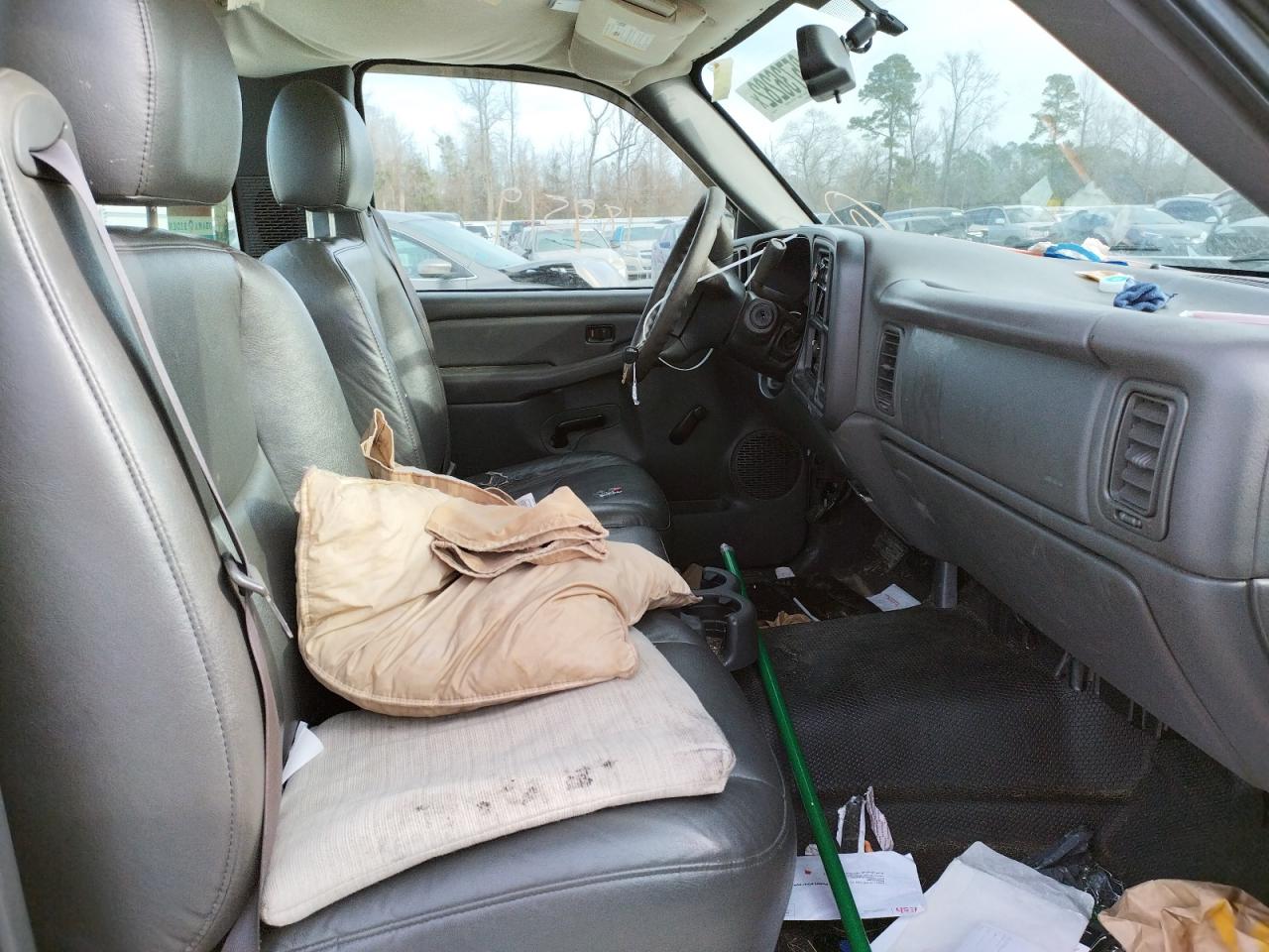 Фото 6 с аукциона – 2004 CHEVROLET SILVERADO с VIN 1GCEC14T64E216449