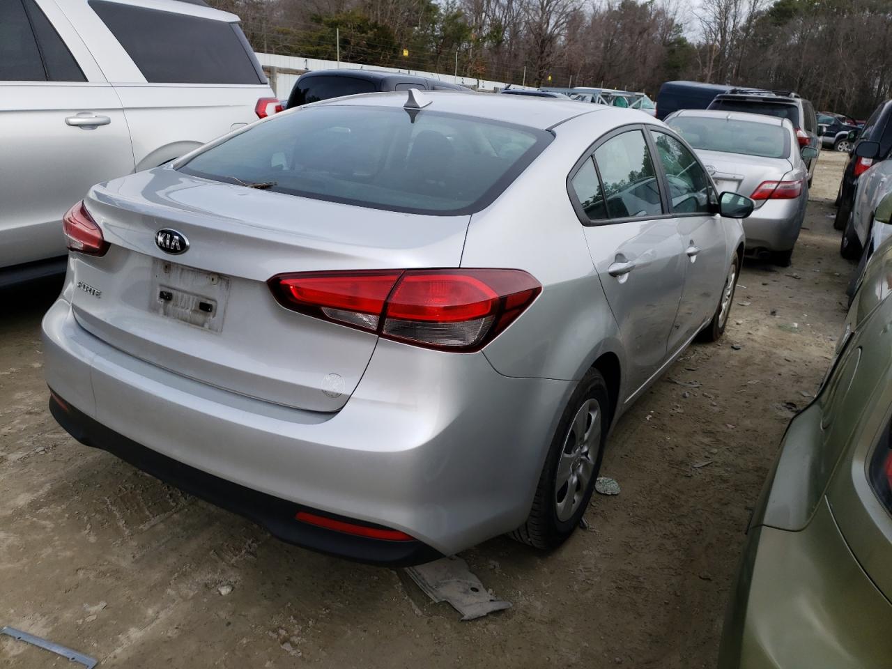 Photo 4 from auction – 2017 KIA FORTE LX with VIN 3KPFK4A73HE066911