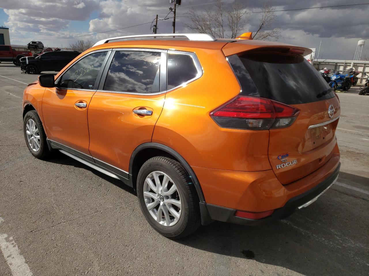 Photo 3 from auction – 2017 NISSAN ROGUE S with VIN JN8AT2MT1HW144469