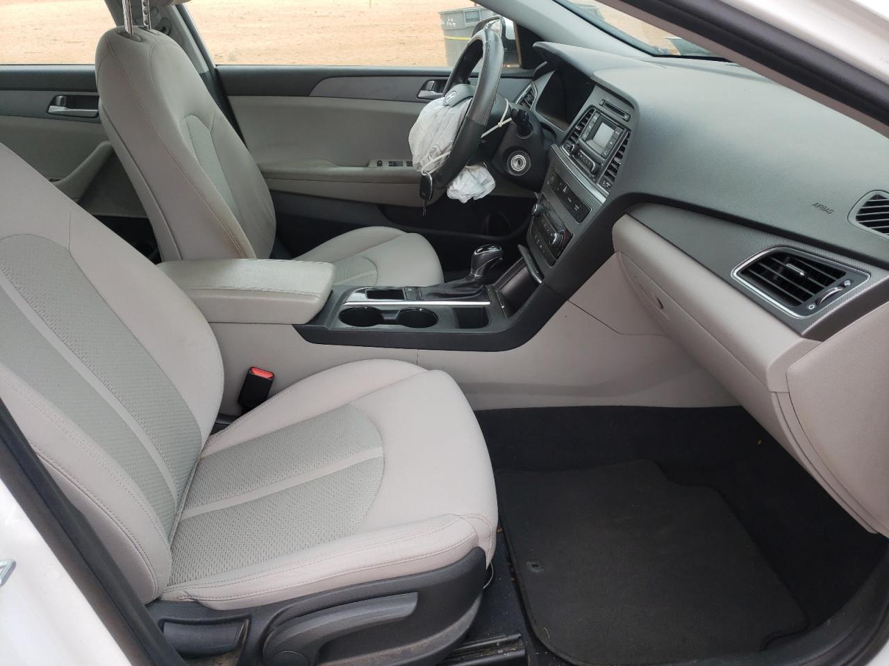 Photo 5 from auction – 2017 HYUNDAI SONATA SE with VIN 5NPE24AFXHH559130