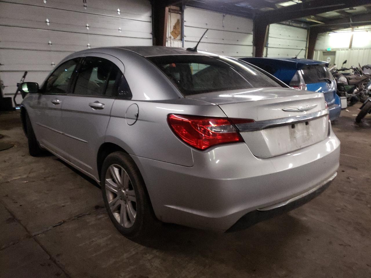 Photo 3 from auction – 2012 CHRYSLER 200 LX with VIN 1C3CCBAB1CN317099