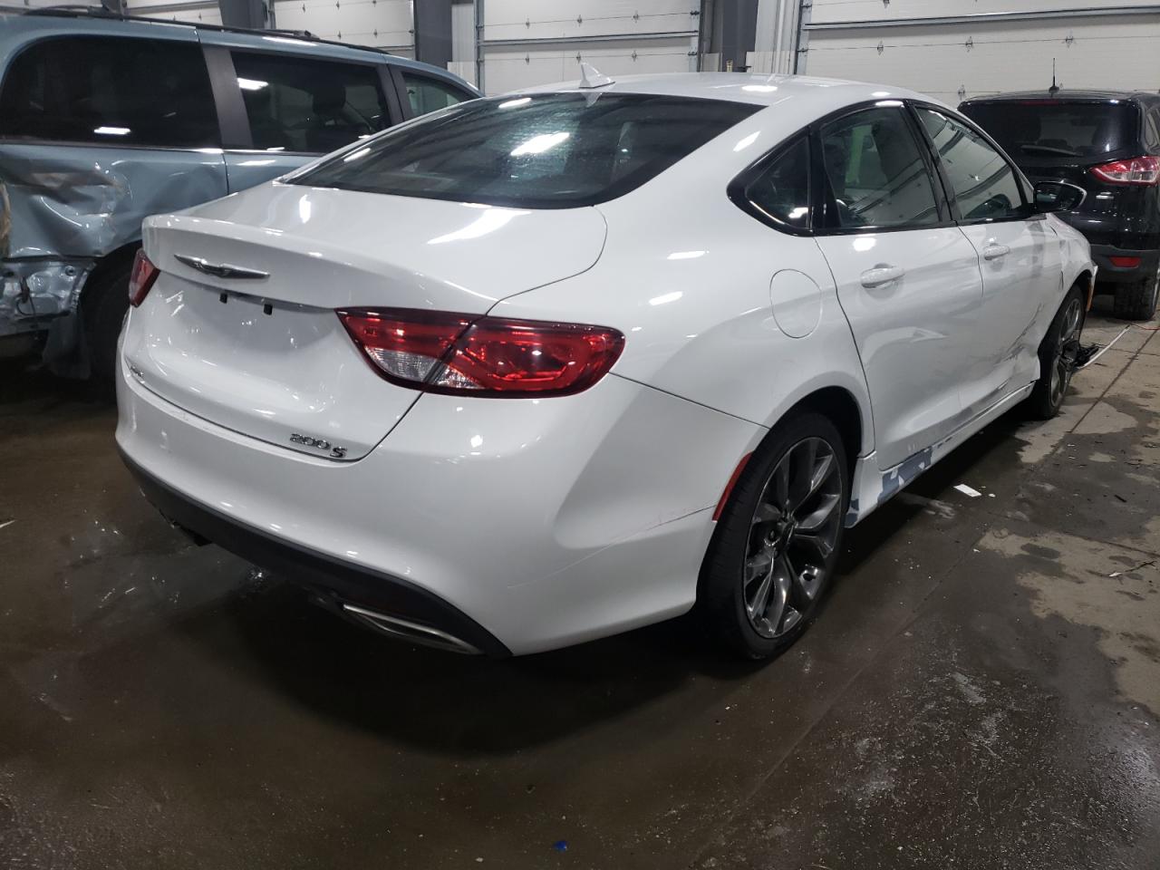 Photo 4 from auction – 2015 CHRYSLER 200 S with VIN 1C3CCCDG8FN674023