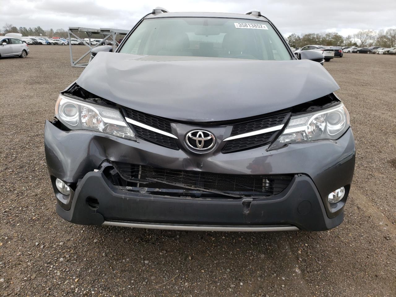Photo 7 from auction – 2015 TOYOTA RAV4 XLE with VIN JTMWFREV3FD071549