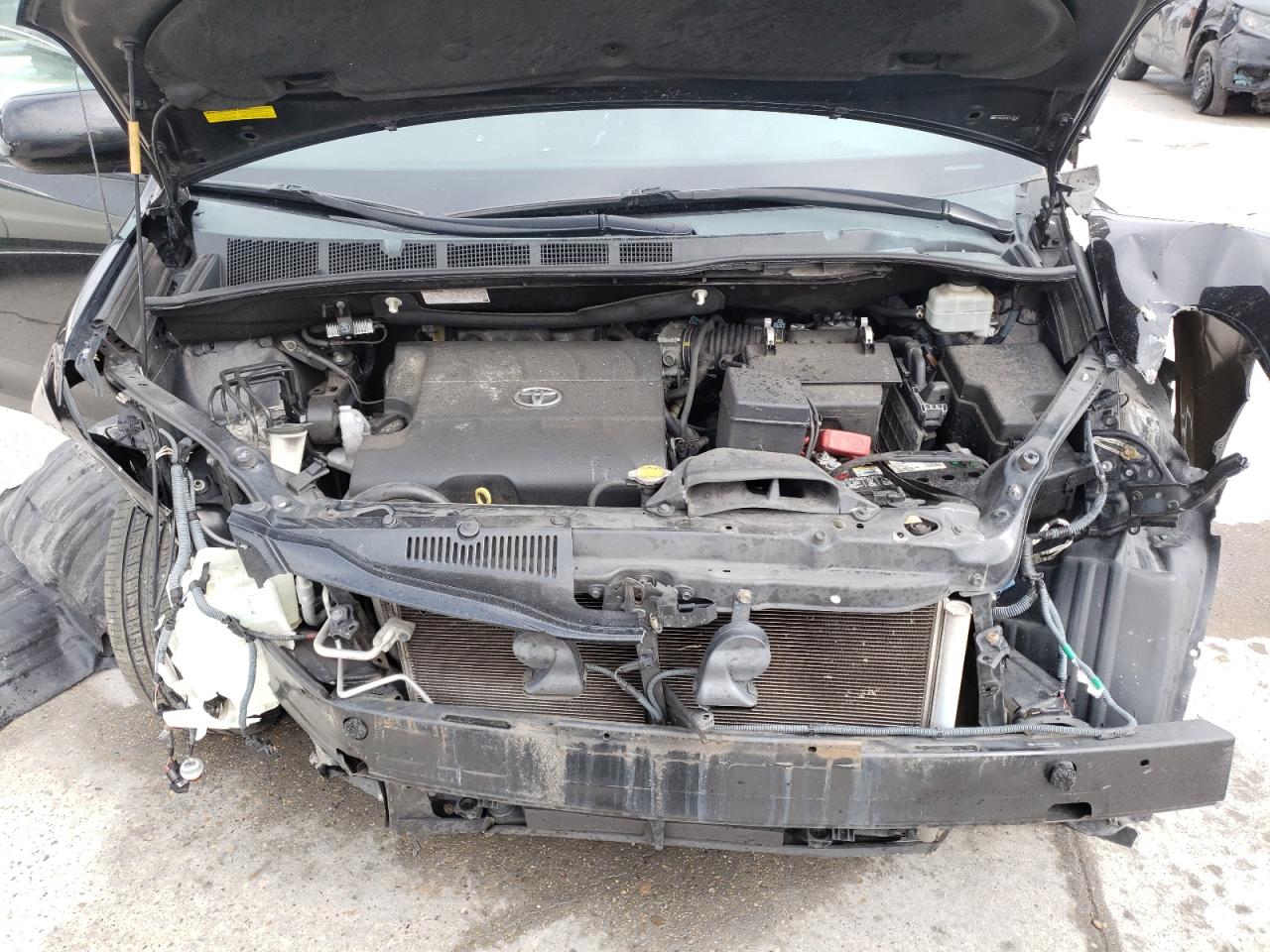 Photo 7 from auction – 2014 TOYOTA SIENNA LE with VIN 5TDKK3DC8ES413636