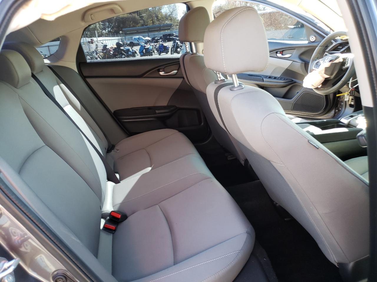 Photo 6 from auction – 2016 HONDA CIVIC LX with VIN 2HGFC2F5XGH532072