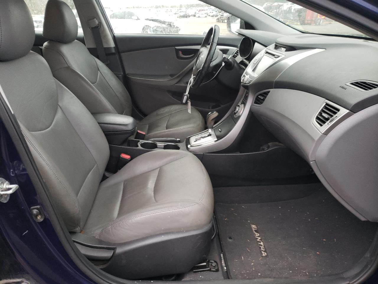 Photo 5 from auction – 2011 HYUNDAI ELANTRA GL with VIN 5NPDH4AE0BH046705