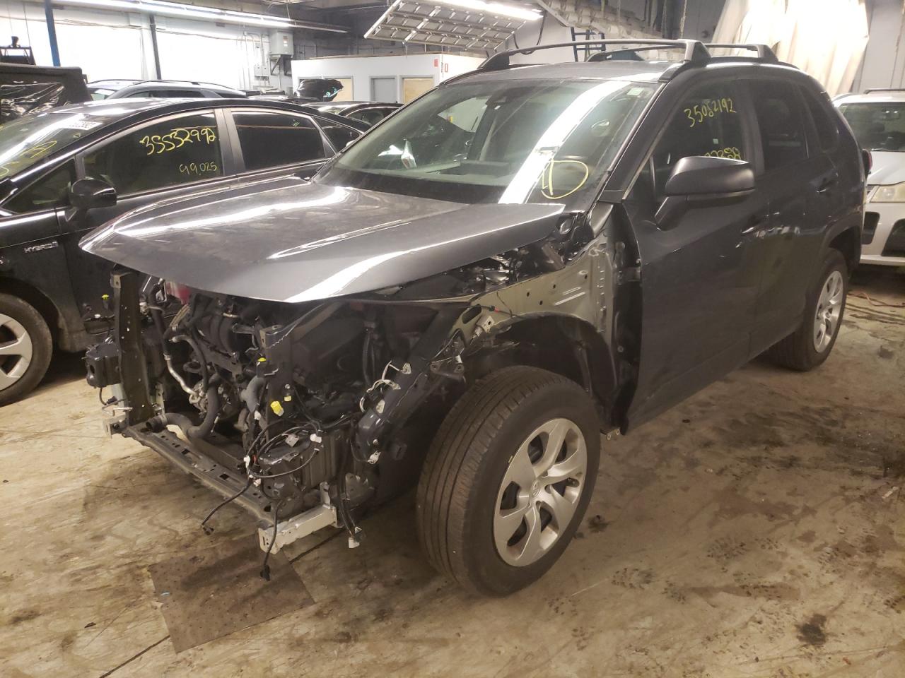 Photo 2 from auction – 2020 TOYOTA RAV4 LE with VIN 2T3H1RFV5LW098708