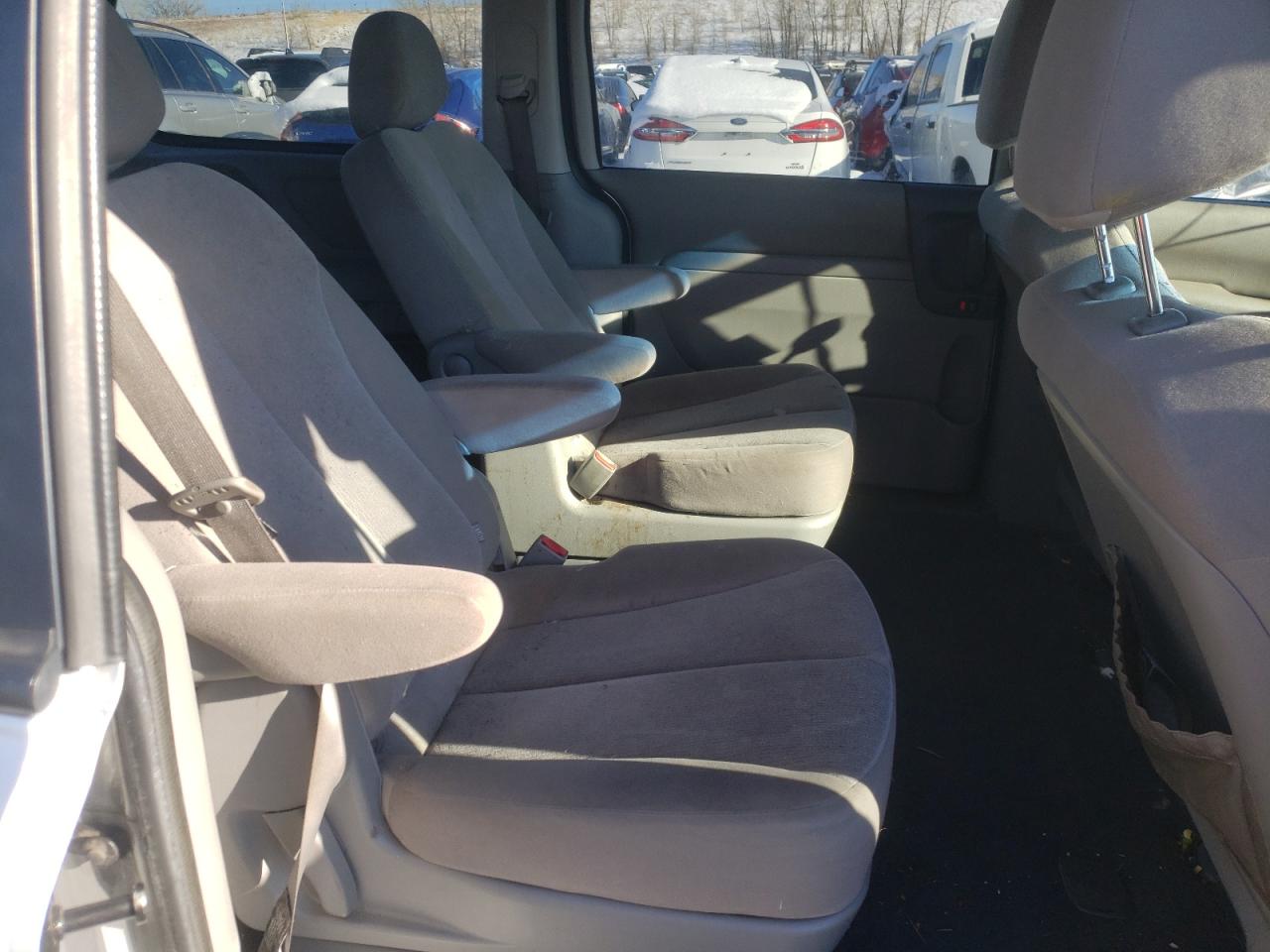 Photo 6 from auction – 2011 KIA SEDONA LX with VIN KNDMG4C70B6379157
