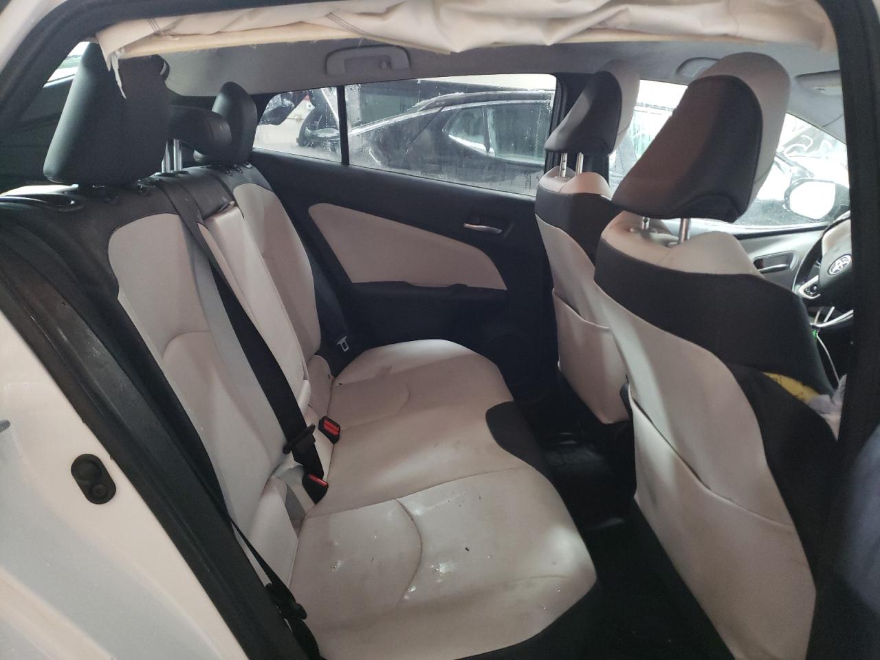 Photo 6 from auction – 2016 TOYOTA PRIUS with VIN JTDKARFU8G3015245