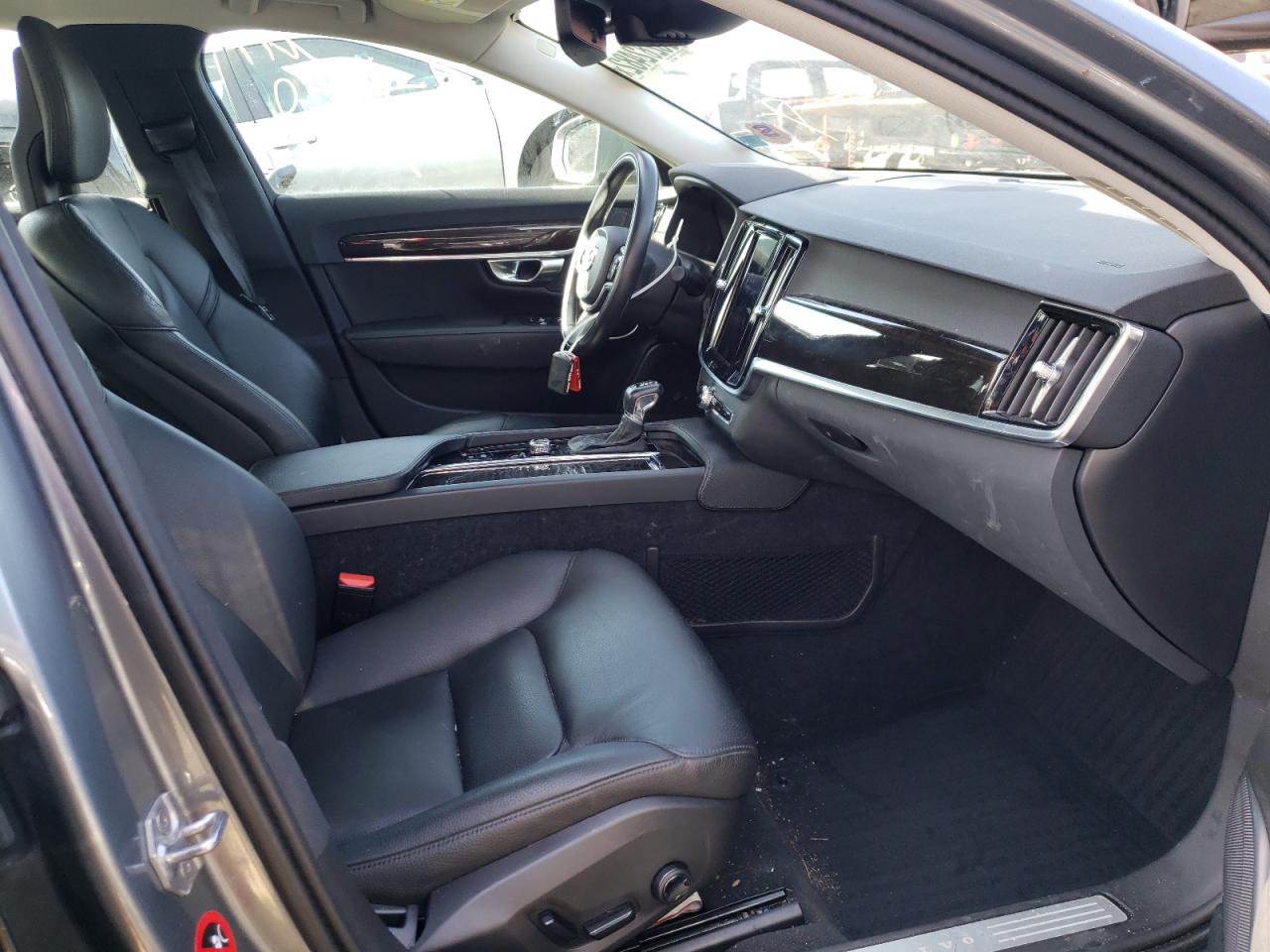 Photo 5 from auction – 2018 VOLVO S90 T5 MOM with VIN LVY982MK8JP027486
