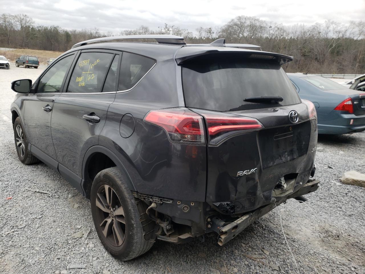 Photo 3 from auction – 2017 TOYOTA RAV4 XLE with VIN JTMWFREV8HD094148
