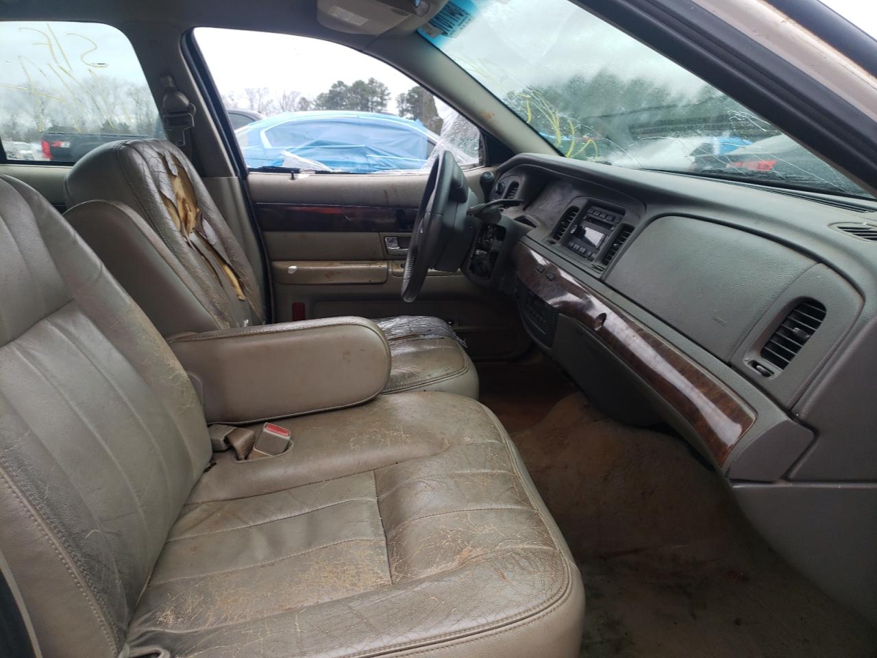 Photo 5 from auction – 2007 MERCURY GRAND MARQ with VIN 2MEFM75V77X630703