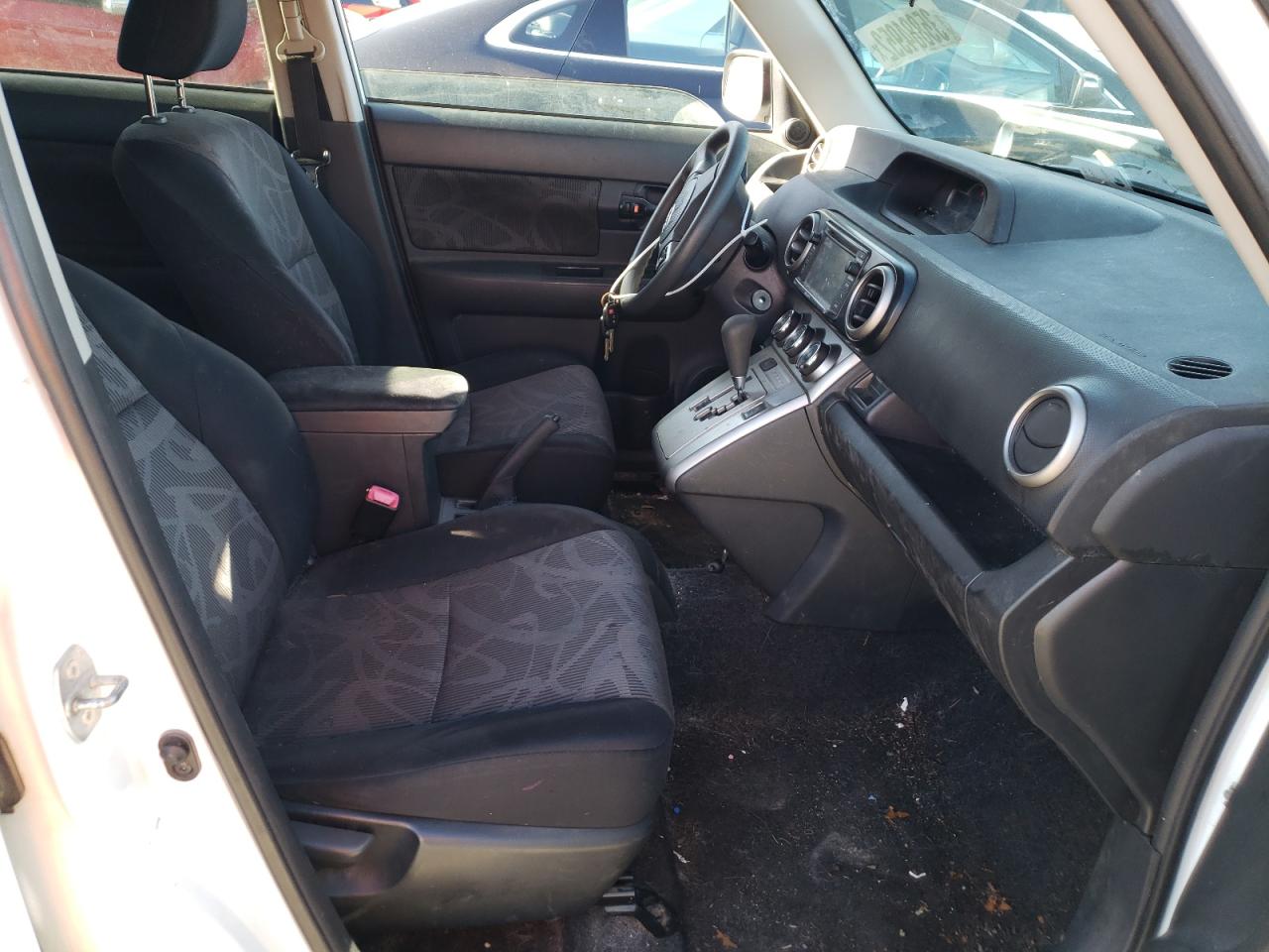 Photo 5 from auction – 2014 TOYOTA SCION XB with VIN JTLZE4FE9EJ063753