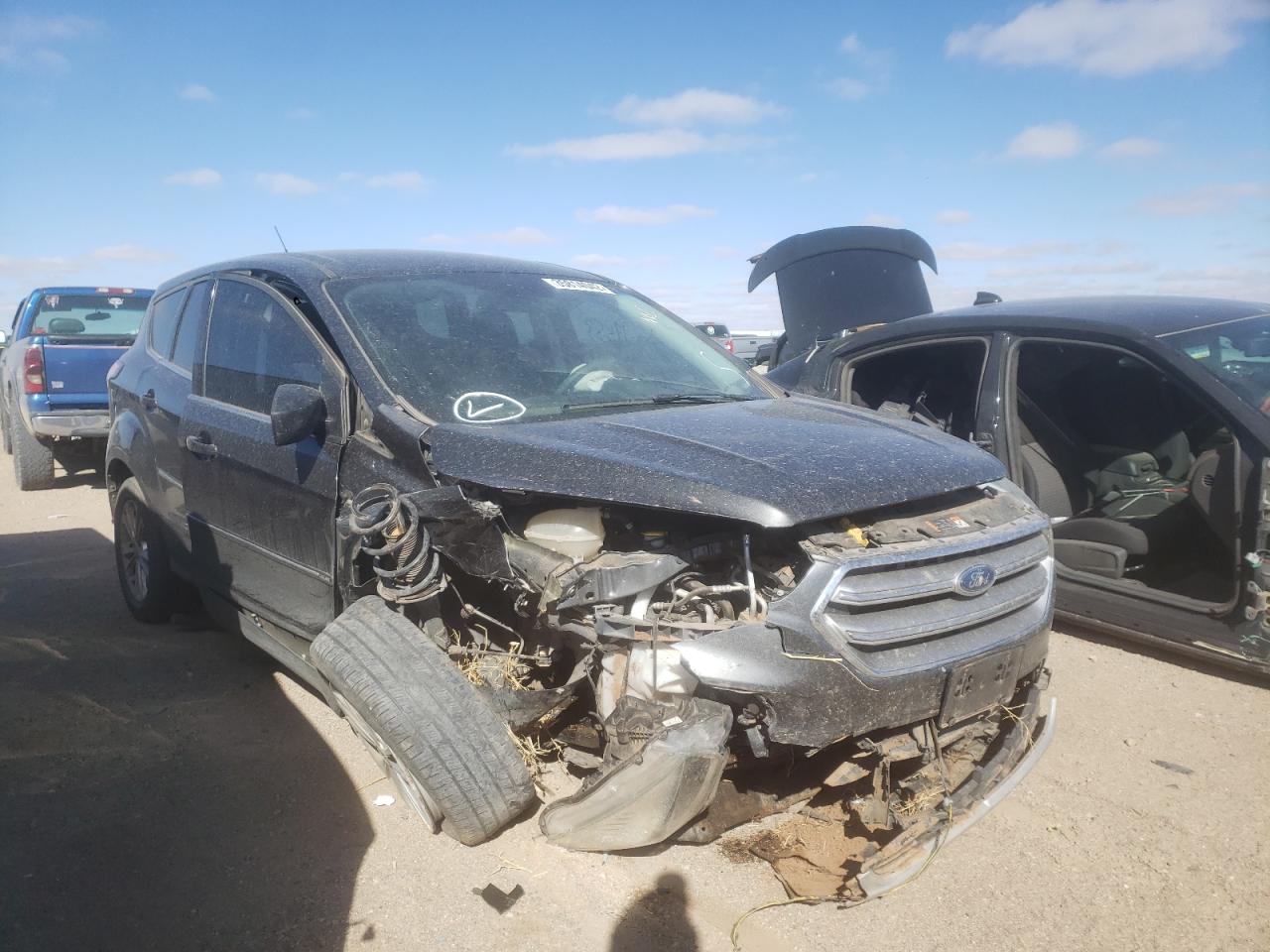 FORD ESCAPE SE 2017 with VIN 1FMCU9GD6HUB52931 - Photo from auction