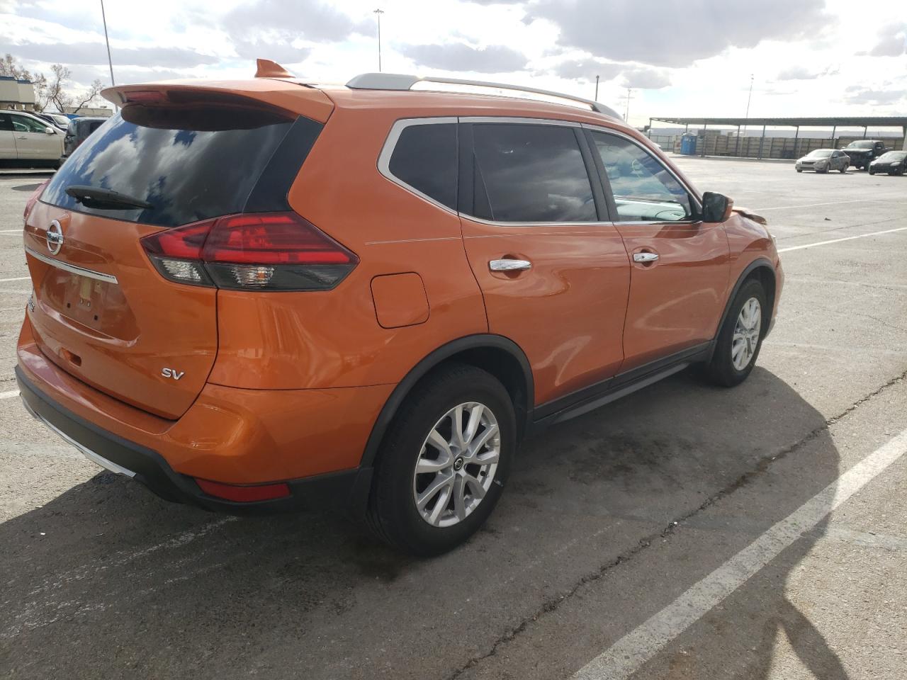 Photo 4 from auction – 2017 NISSAN ROGUE S with VIN JN8AT2MT1HW144469
