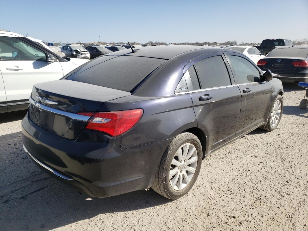 Photo 4 from auction – 2011 CHRYSLER 200 TOURIN with VIN 1C3BC1FB7BN504246