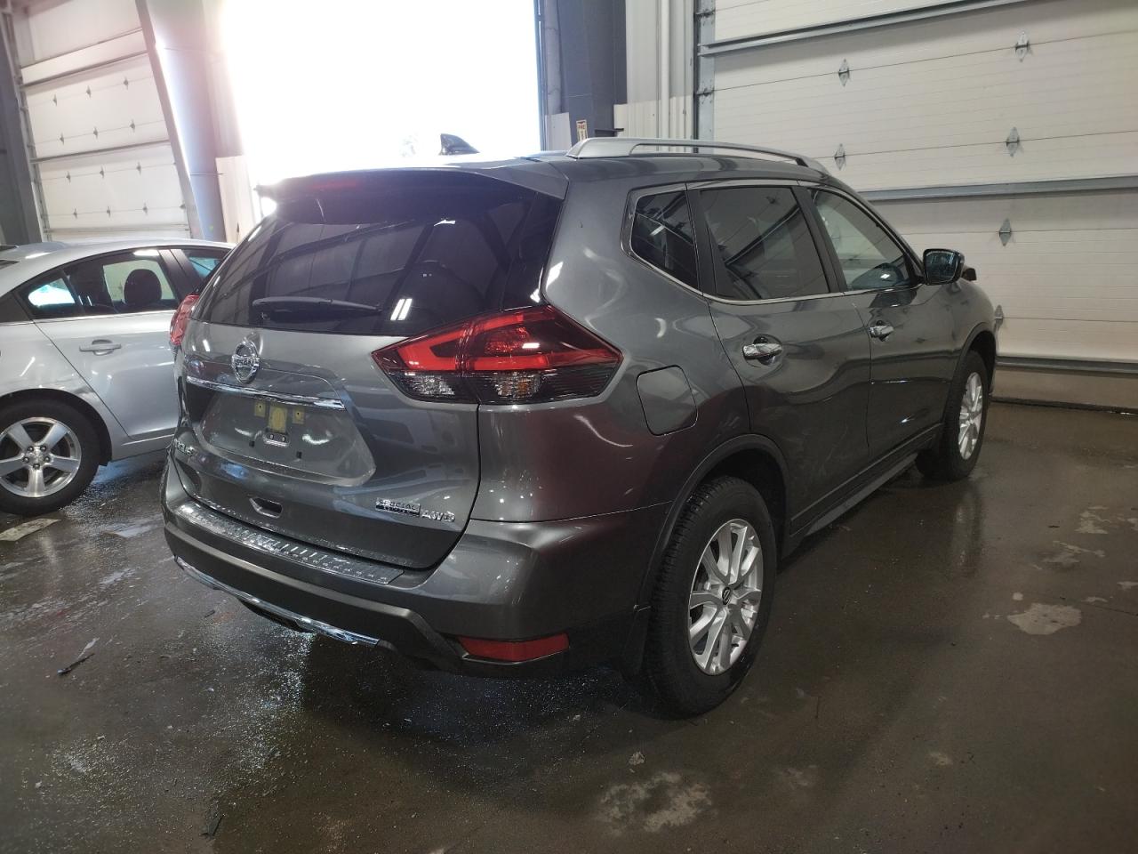 Photo 4 from auction – 2020 NISSAN ROGUE with VIN JN8AT2MV2LW124192