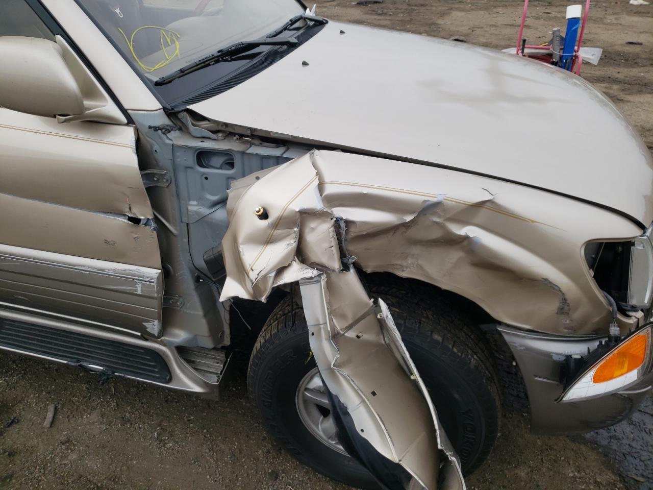 Photo 9 from auction – 2000 LEXUS LX 470 with VIN JT6HT00W6Y0086898