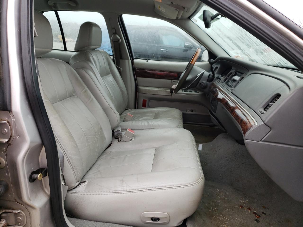 Photo 5 from auction – 2004 MERCURY GRAND MARQ with VIN 2MEFM75W74X658750