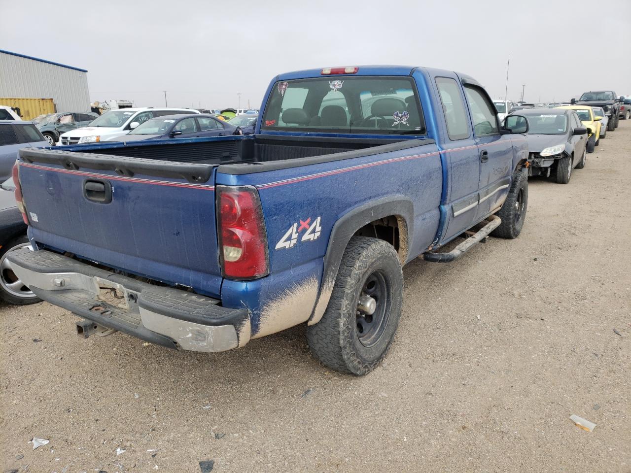 Photo 4 from auction – 2004 CHEVROLET SILVERADO with VIN 2GCEK19V641251877
