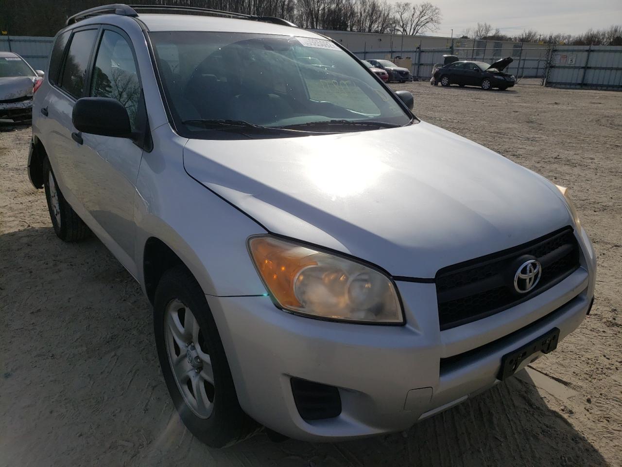 TOYOTA RAV4 2010 مع رقم تعريف المركبة JTMKF4DV7A5020478 - صورة من المزاد