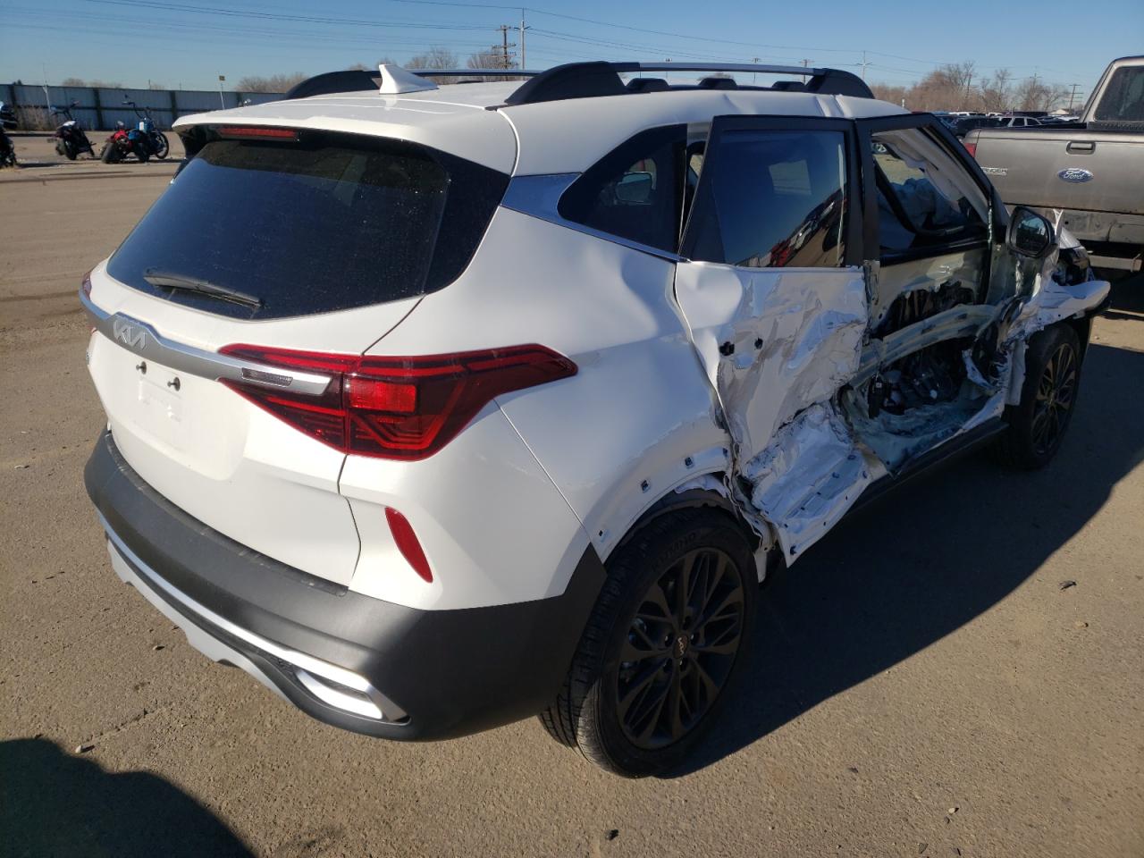 Photo 4 from auction – 2022 KIA SELTOS S with VIN KNDEUCA23N7239441