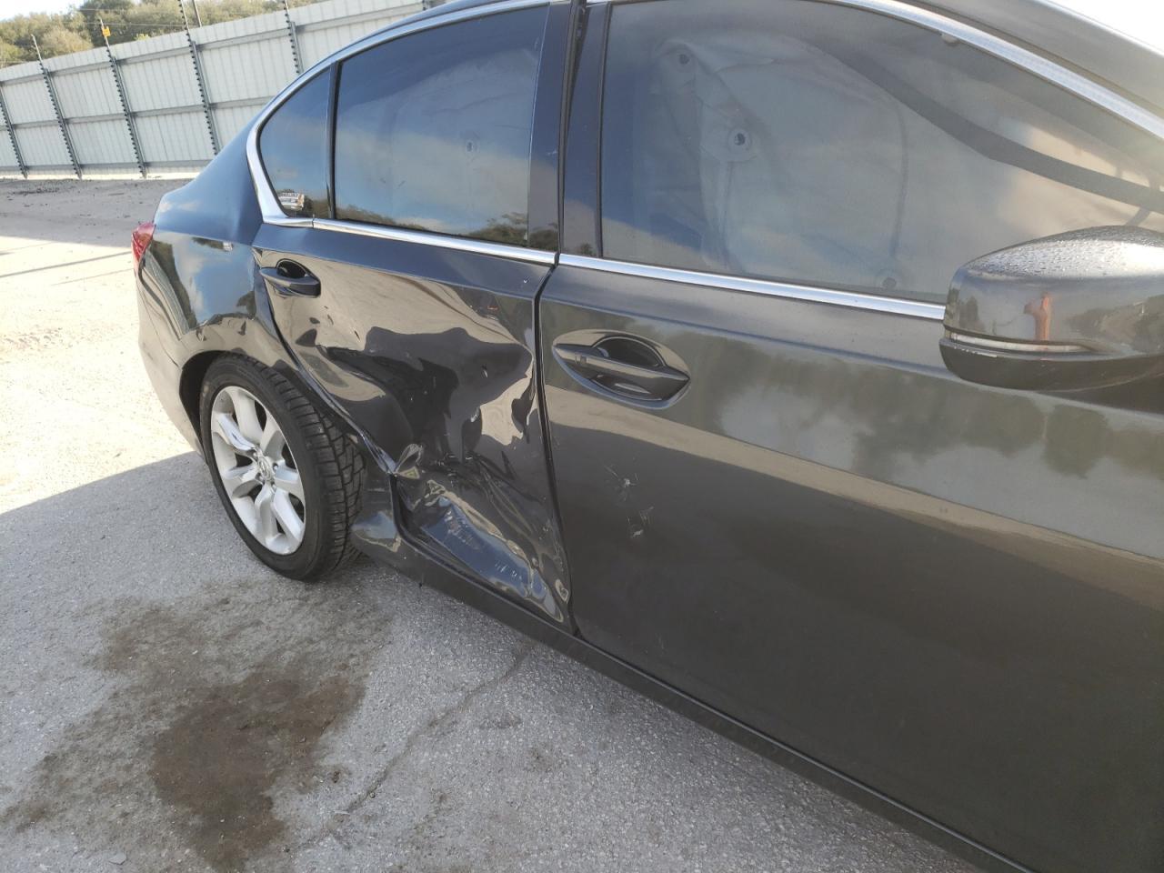 Photo 9 from auction – 2014 ACURA RLX with VIN JH4KC1F30EC003640