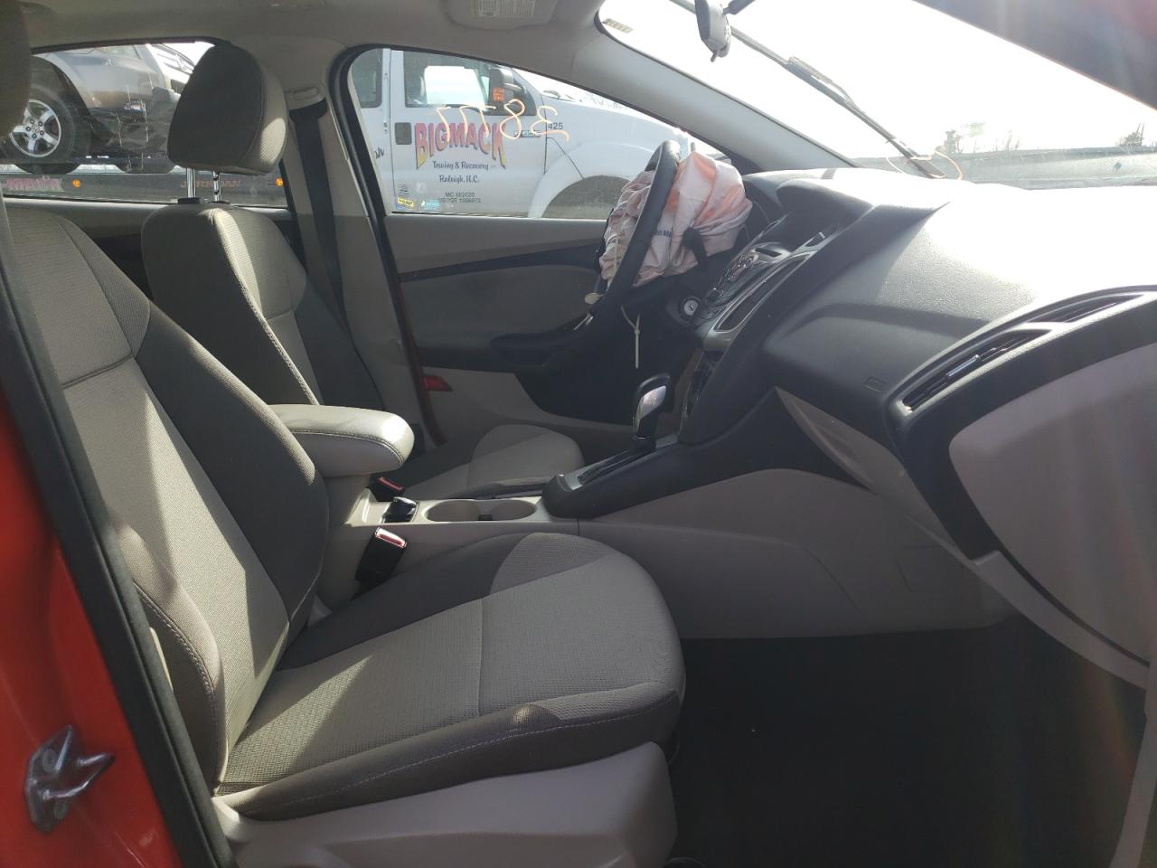 Photo 5 from auction – 2014 FORD FOCUS with VIN 1FADP3F29EL457781